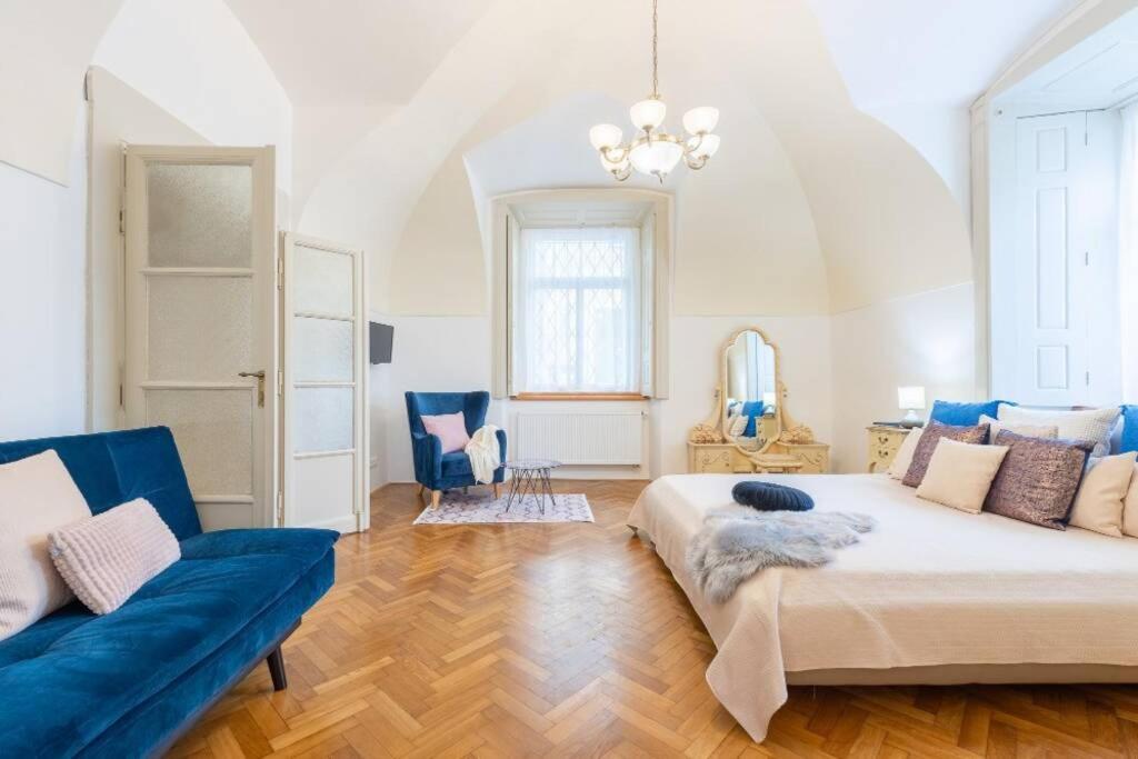 Rose Apartments / Romantic & Cozy / City Center Praha Eksteriør bilde