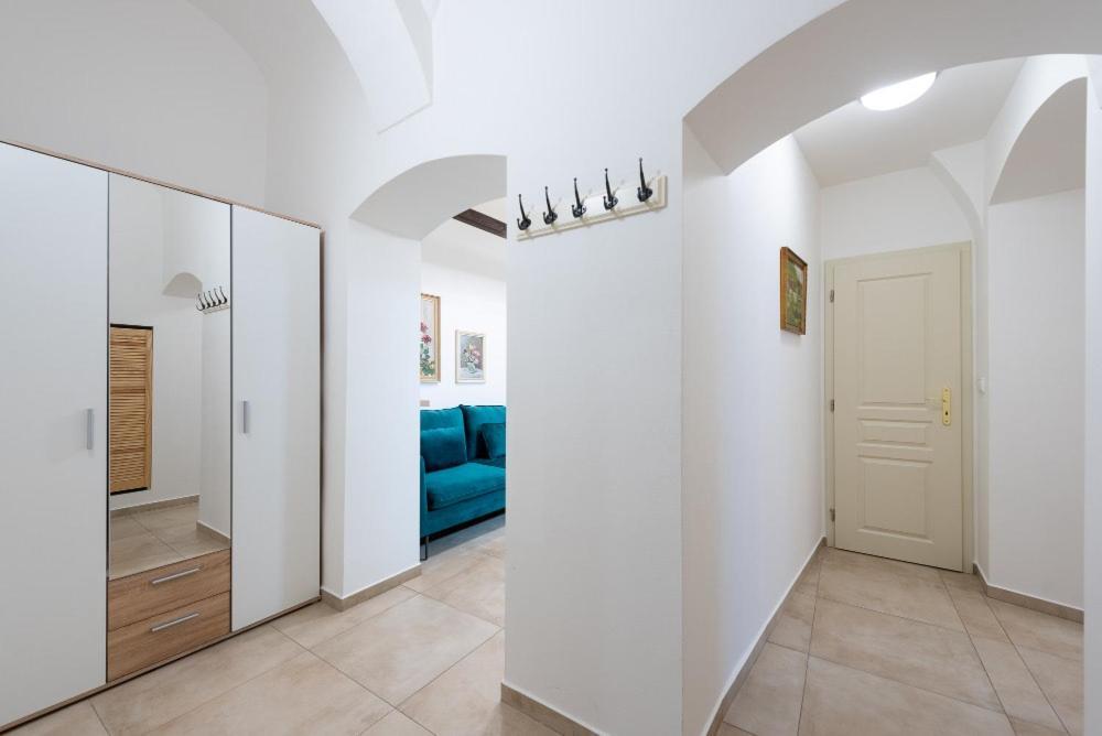 Rose Apartments / Romantic & Cozy / City Center Praha Eksteriør bilde